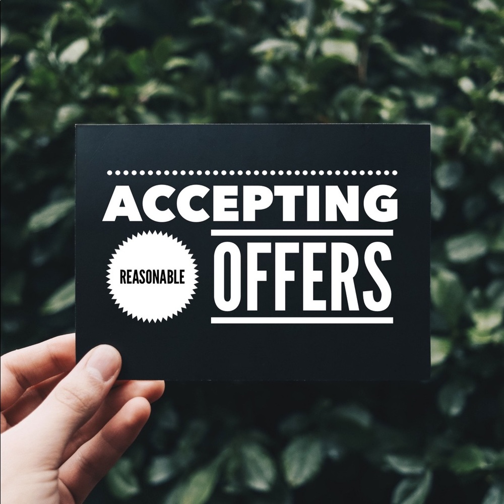 Make a Reasonable Offer❄️🥂✨